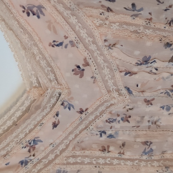 Abercrombie and Fitch floral tank top - Picture 6 of 6